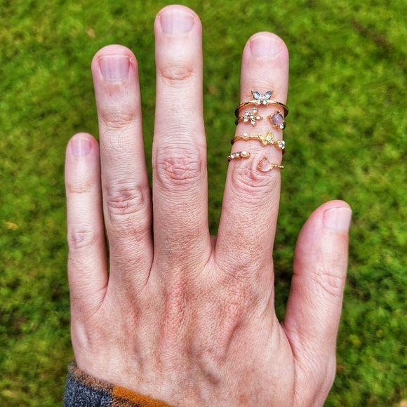 Summer Garden Butterfly Flower Golden Ring Set - Picture 7 of 9